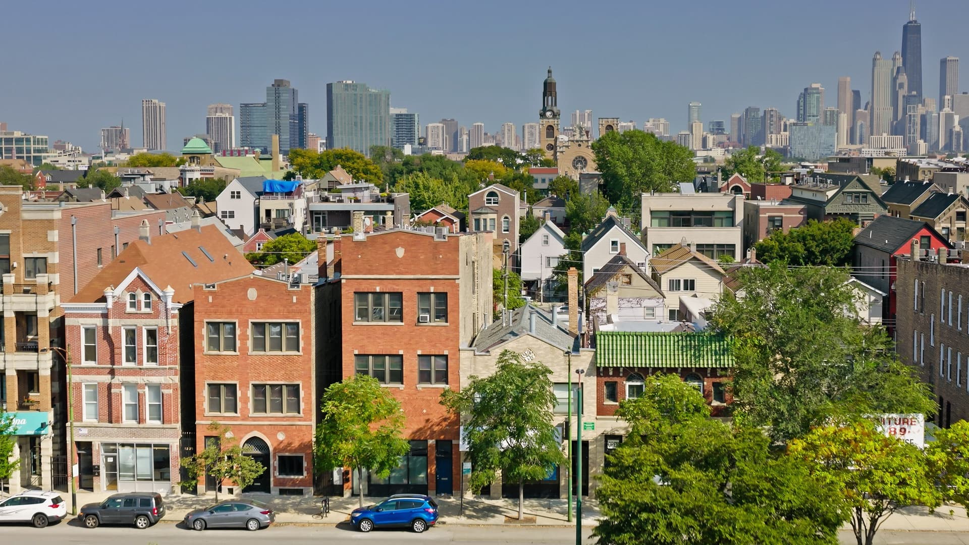 Derechos de Inquilinos: La Batalla de Logan Square por Comprar su Edif