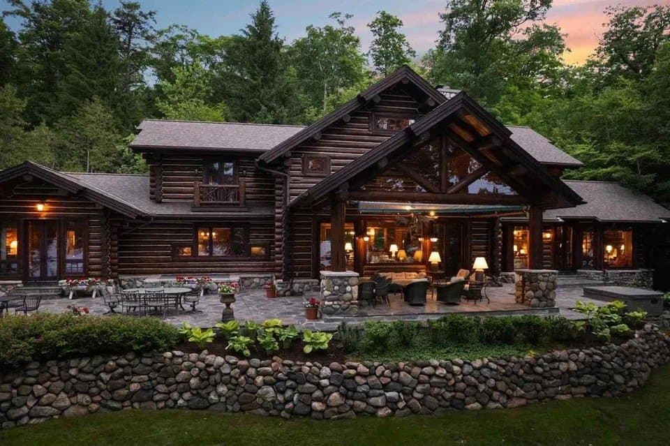 Lujo en Michigan: El auge de Petoskey como refugio de élite en los Gra