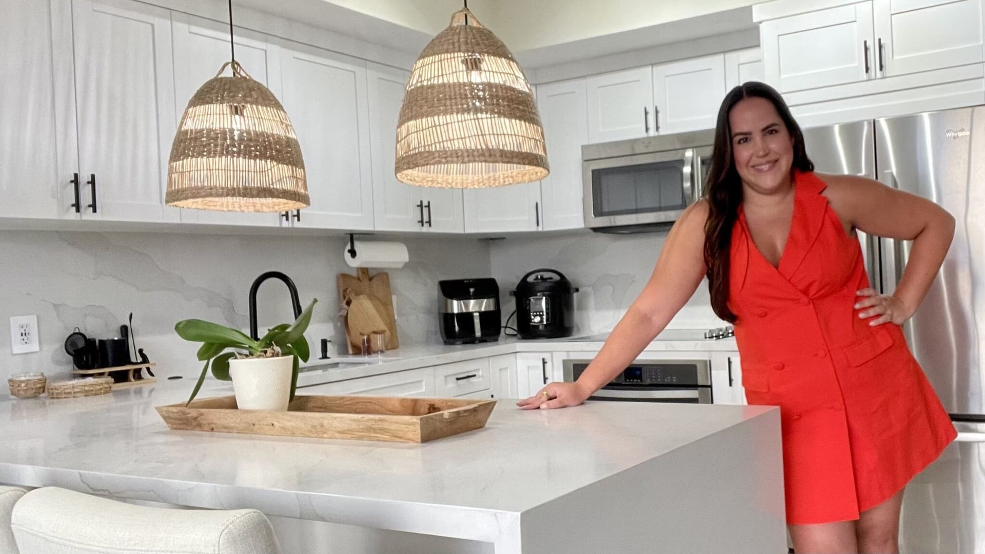 Homeownership Shift: Single Women Outpace Men in Housing Race, Reshapi